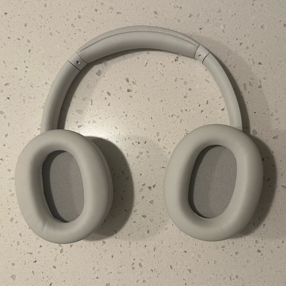 Sony WHCH720N Bluetooth Wireless Noise-Canceling Headphones - Picture 3 of 3